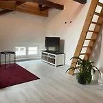 24-7 ホステル