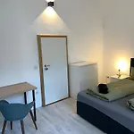 24-7 ホステル *