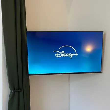 24-7 بيت شباب *